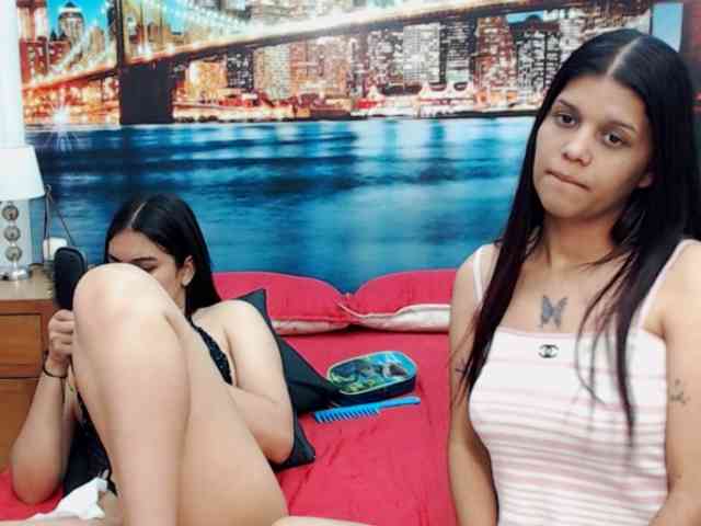 KendraAndMishel webcam