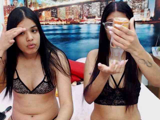 KendraAndMishel webcam