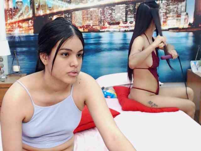 KendraAndMishel webcam