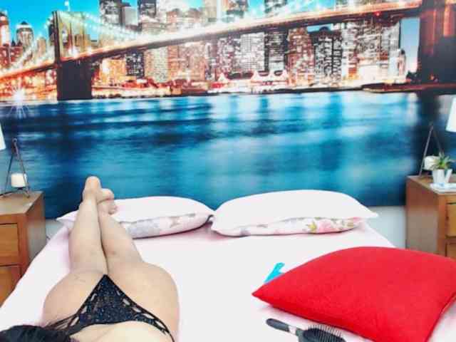 KendraAndMishel webcam