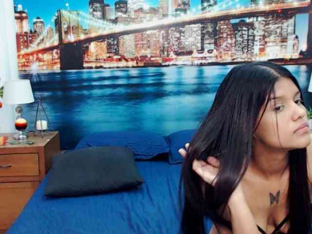 KendraAndMishel webcam