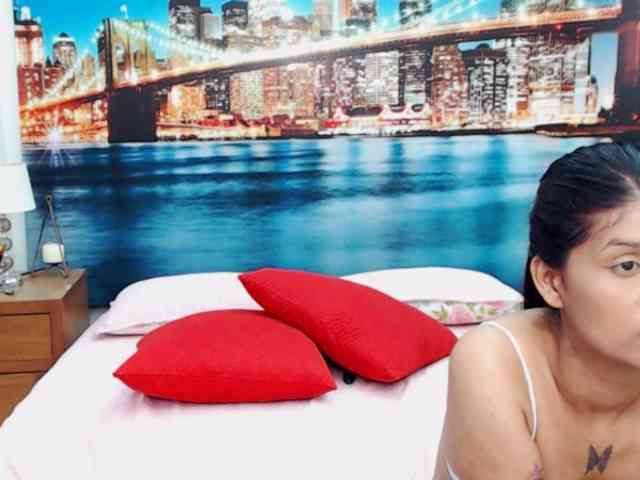 KendraAndMishel webcam