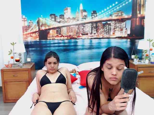 KendraAndMishel webcam