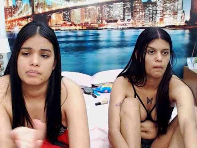 KendraAndMishel webcam