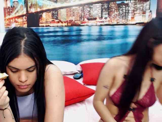 KendraAndMishel webcam