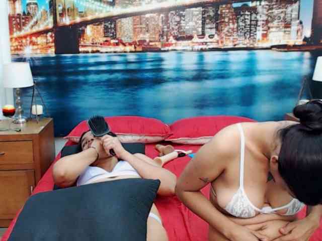 KendraAndMishel webcam