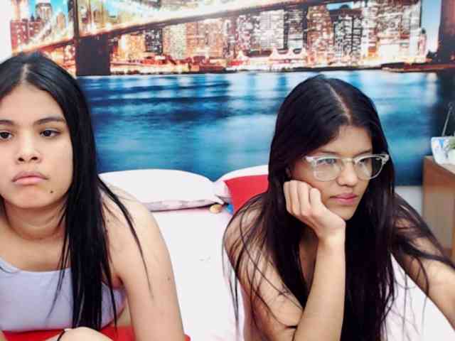 KendraAndMishel webcam