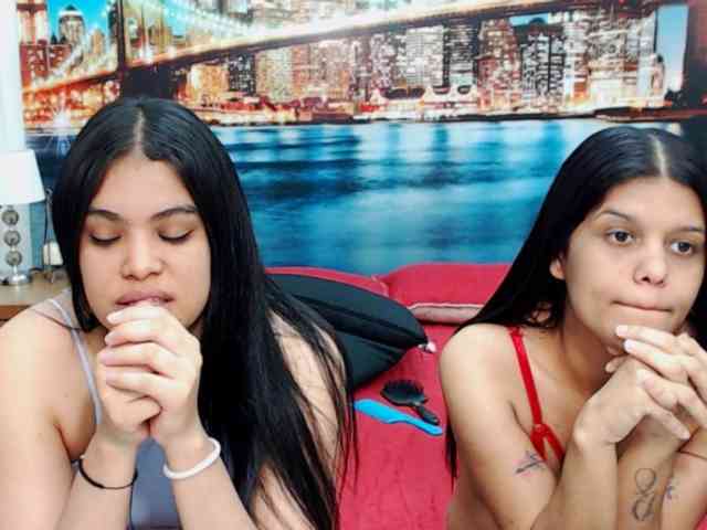 KendraAndMishel webcam