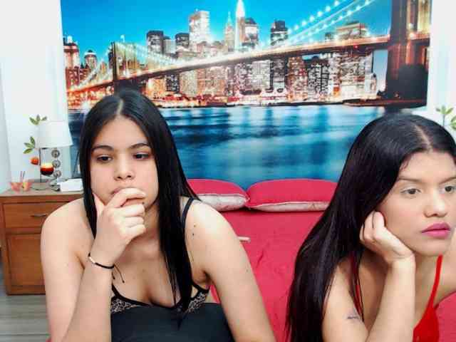 striptease web cam KendraAndMishel