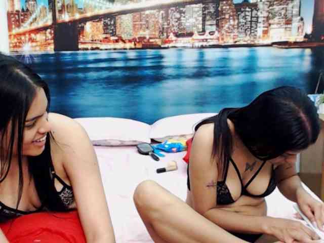 KendraAndMishel webcam