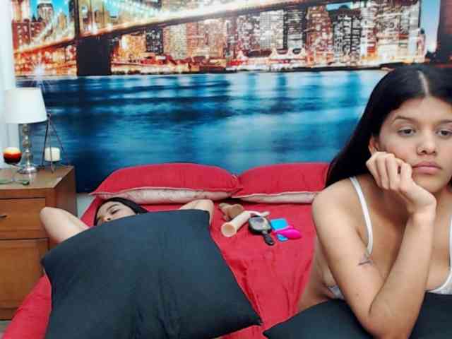 striptease chat KendraAndMishel