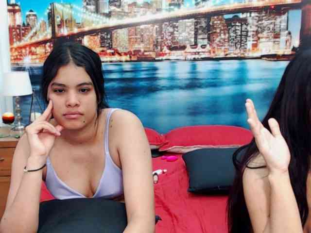 KendraAndMishel webcam