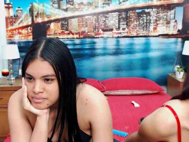 KendraAndMishel webcam