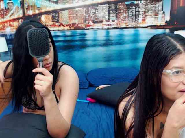 KendraAndMishel webcam