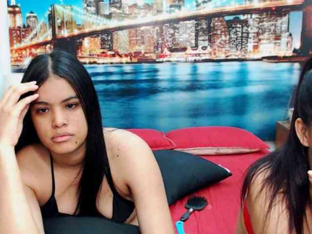 KendraAndMishel webcam