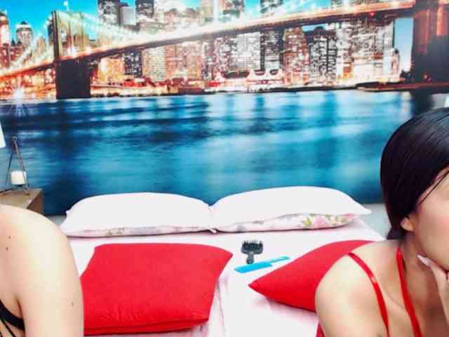 KendraAndMishel webcam