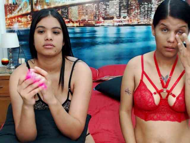 KendraAndMishel webcam