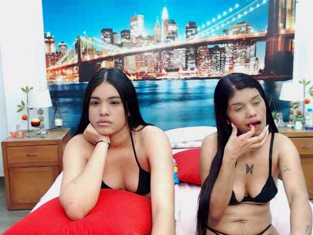 KendraAndMishel webcam