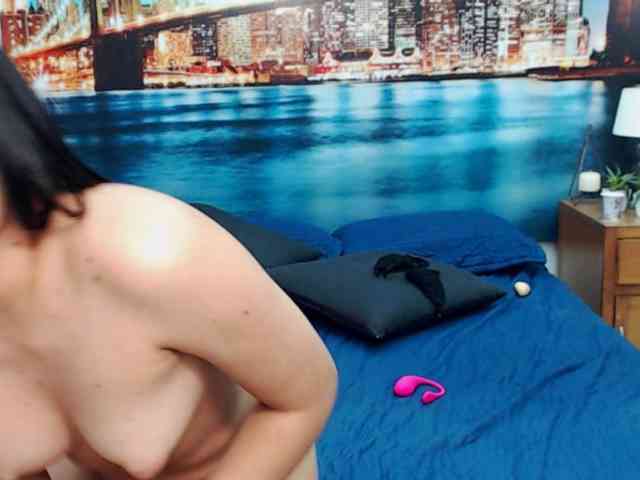 KendraAndMishel webcam
