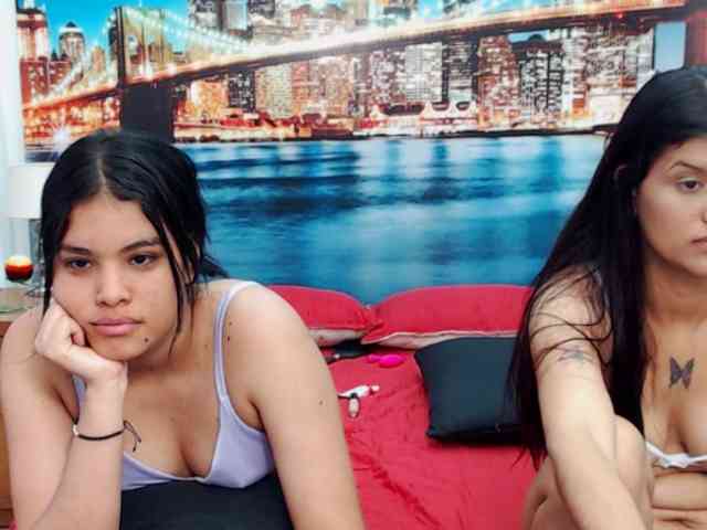 KendraAndMishel webcam