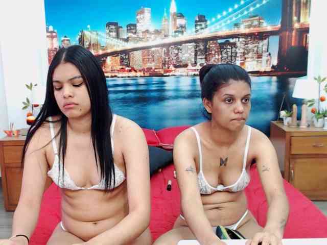strip webcam KendraAndMishel