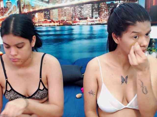 KendraAndMishel webcam