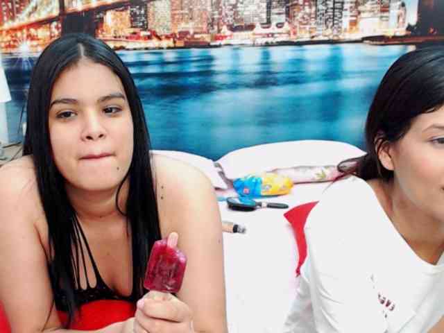 KendraAndMishel webcam