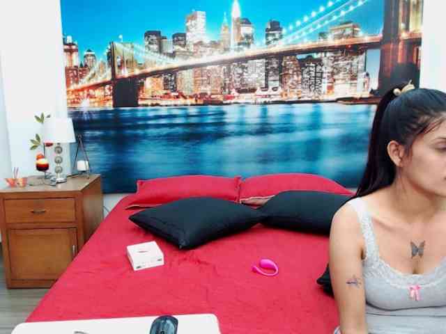 KendraAndMishel webcam