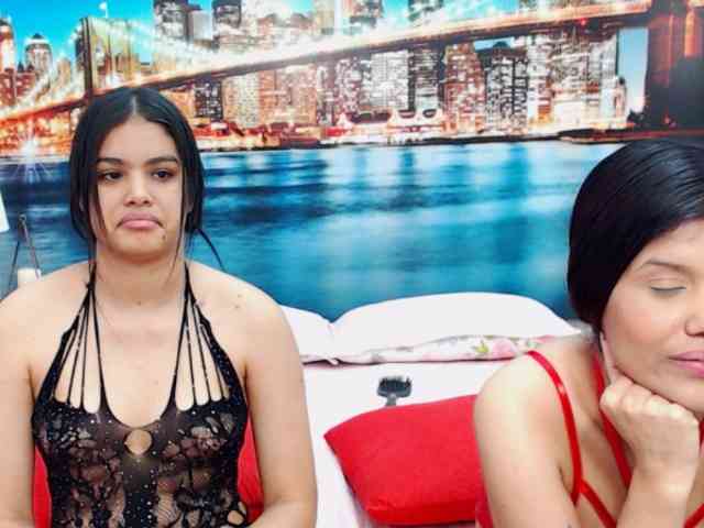 KendraAndMishel webcam