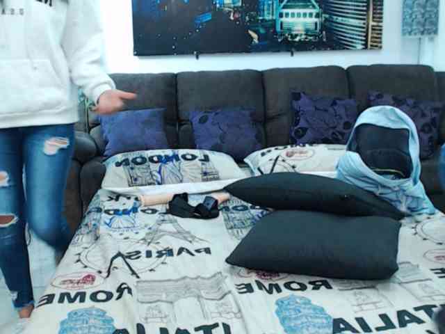 KendraAndMishel webcam