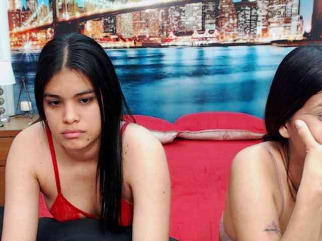 KendraAndMishel webcam