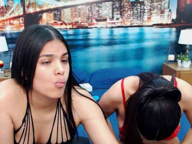 KendraAndMishel webcam