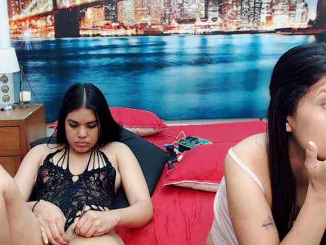 KendraAndMishel webcam