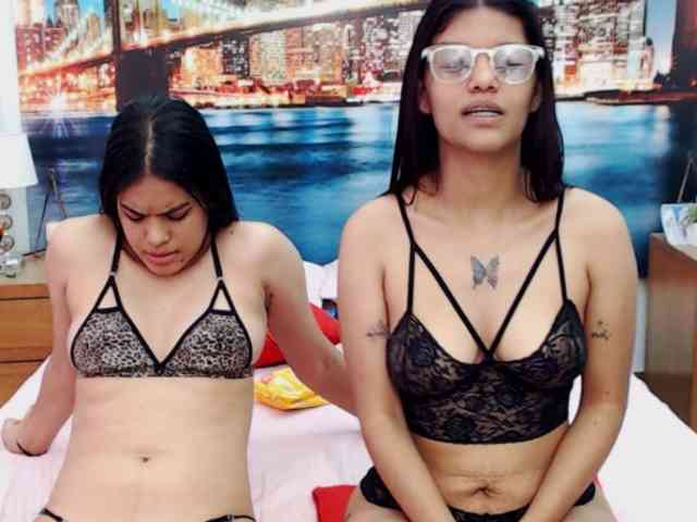 KendraAndMishel webcam