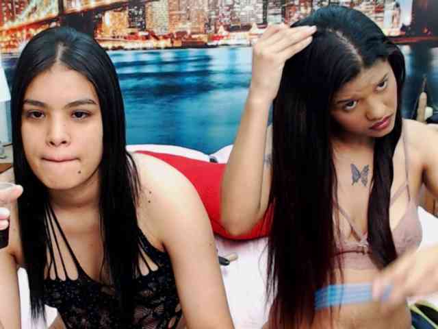 KendraAndMishel webcam