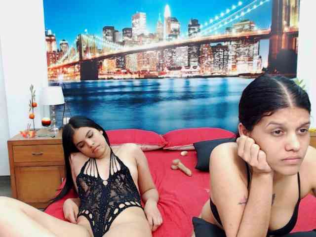 KendraAndMishel webcam
