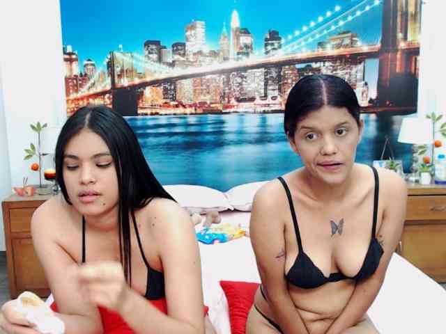 KendraAndMishel webcam