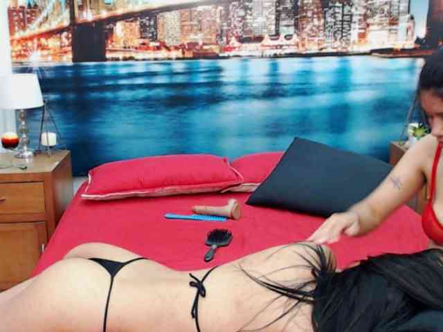 KendraAndMishel webcam