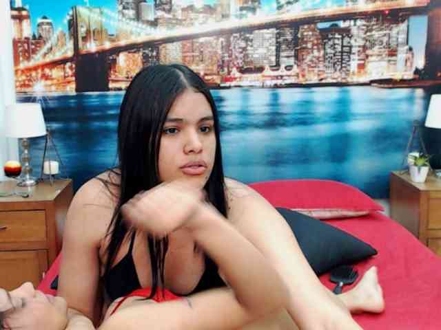 KendraAndMishel webcam