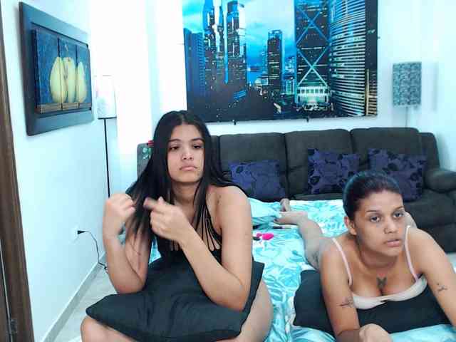 KendraAndMishel webcam