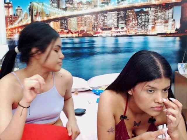 KendraAndMishel webcam