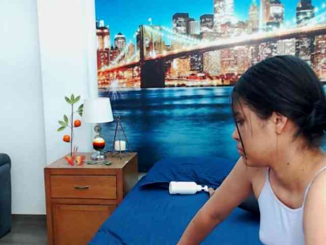 KendraAndMishel webcam
