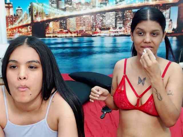 KendraAndMishel webcam