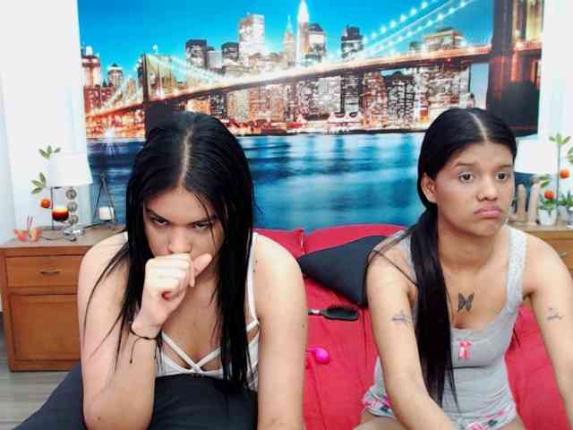 KendraAndMishel webcam