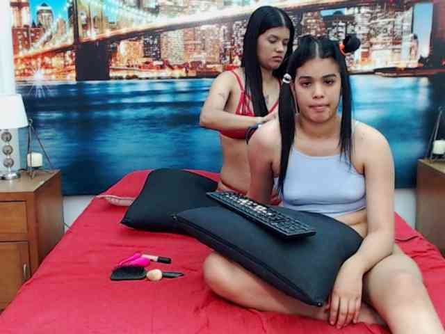 KendraAndMishel webcam