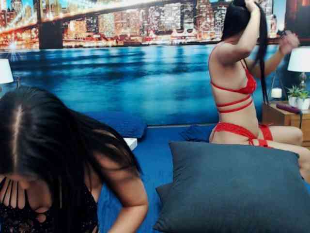 KendraAndMishel webcam