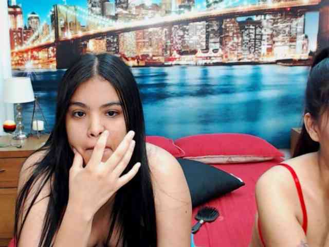 KendraAndMishel webcam