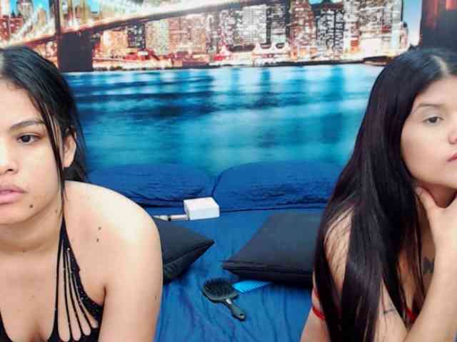 KendraAndMishel webcam