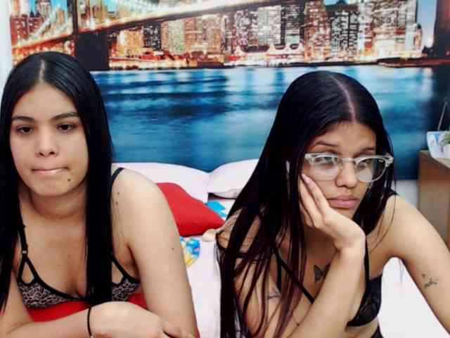 KendraAndMishel webcam