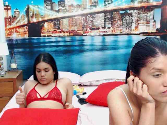 KendraAndMishel webcam